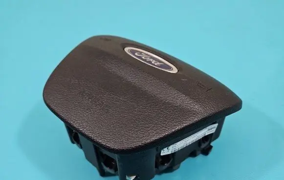 Steering wheel airbag
