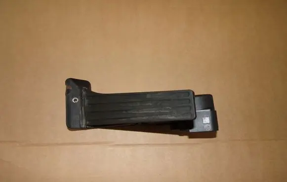 BMW 1 E81 E87 Accelerator throttle pedal