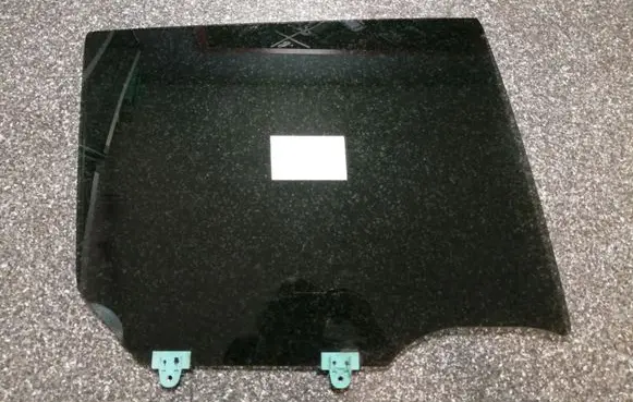Nissan Leaf I (ZE0) Rear door window glass