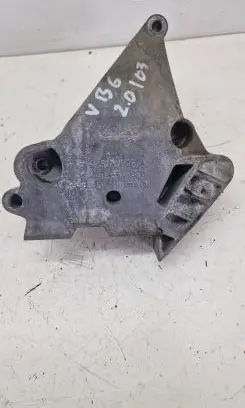 Volkswagen PASSAT B6 Engine mounting bracket 03G199207A