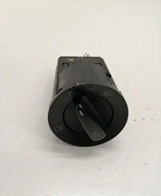 Volkswagen Golf IV Light switch 1C0941531