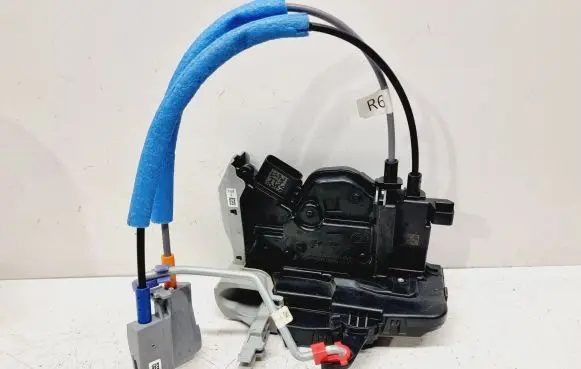 Hyundai Kona I Front door lock 81320J9530