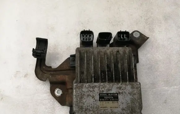 Toyota Avensis T250 Fuel injection control unit/module 8987120070 1310001371