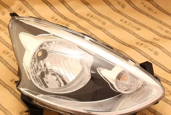 Nissan Micra Headlight/headlamp 260103HN1A