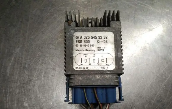 Mercedes-Benz A W168 Coolant fan relay A0255453232 898940000