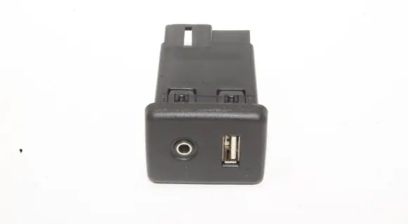 Opel Insignia A AUX in-socket connector 13599456