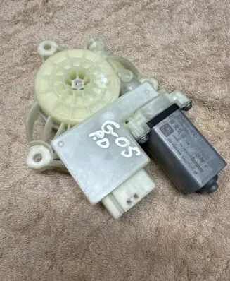 BMW X5 G05 Front door window regulator motor 9450070 C92035105 0017964705