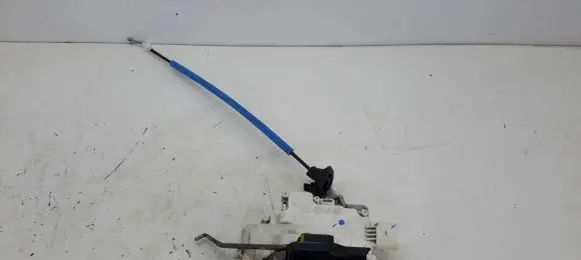 Audi A8 S8 D3 4E Rear door lock 4F0839016