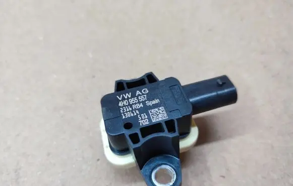 Audi A6 S6 C7 4G Airbag deployment crash/impact sensor 4H0955557