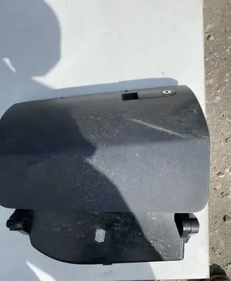 Volkswagen Transporter - Caravelle T5 Glove box