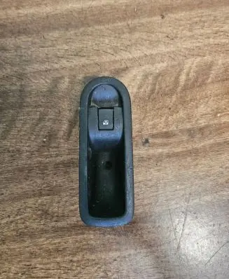 Renault Megane II Electric window control switch 156015540