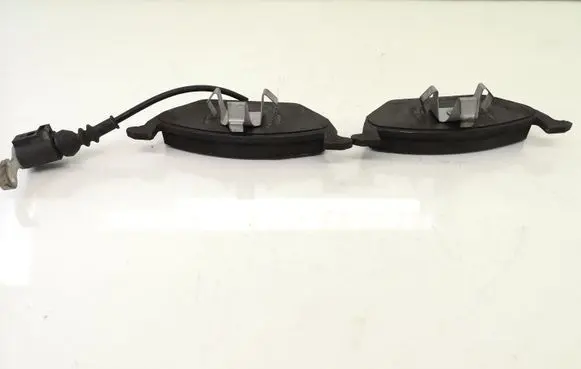 Volkswagen Jetta V Brake pads (front) 
