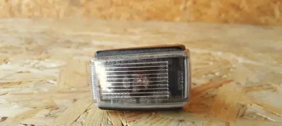 Front fender indicator light