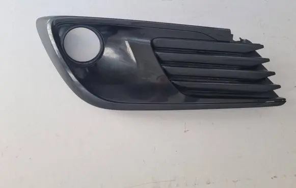 Toyota Auris E180 Front bumper lower grill 8148202570