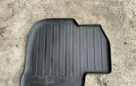 Skoda Rapid (NH) Rear floor mat 5JB061550