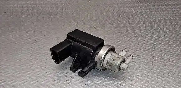 Volkswagen PASSAT B5.5 Turbo solenoid valve 1J0906627A 72290325 03T092