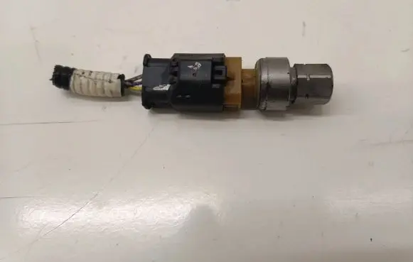 Air conditioning (A/C) pressure sensor