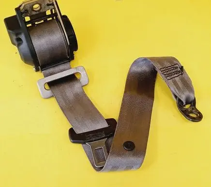 Rear seatbelt