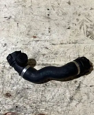 BMW 5 GT F07 Engine coolant pipe/hose 7800101 17127800101