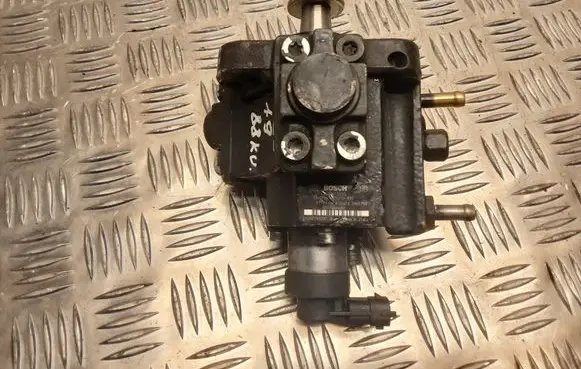 Opel Zafira B Fuel injection high pressure pump 0445010155