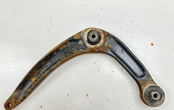 Front lower control arm/wishbone