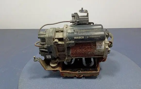 Porsche Cayenne (92A) Air conditioning (A/C) compressor (pump) 4M0616005G