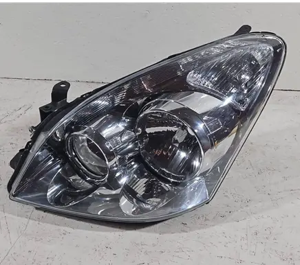 Toyota Corolla Verso AR10 Headlight/headlamp 811700F060 811300F010