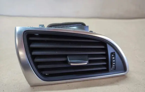 Audi A6 S6 C7 4G Dashboard side air vent grill/cover trim 4G2820901