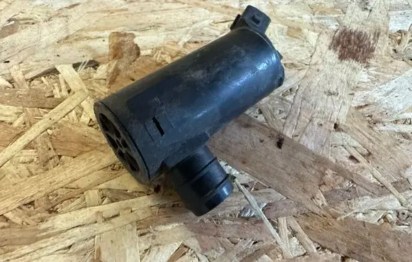 Volvo S60 Windscreen/windshield washer pump 9169611