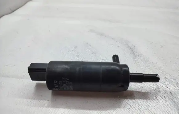 BMW X5 E70 Headlight washer pump 7217792