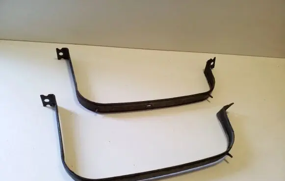 Audi Q3 8U Fuel tank mounting bracket 5N0201655B 5N0201656B