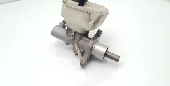 Master brake cylinder
