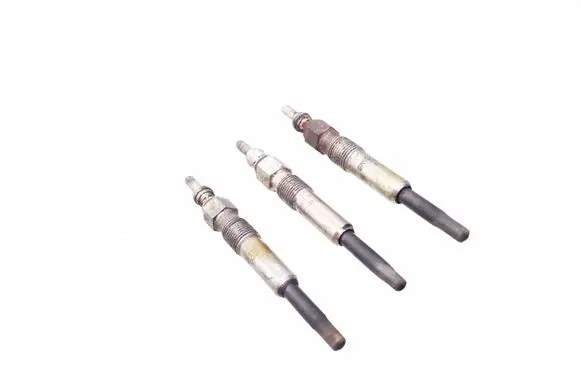 Volkswagen Golf III Glow plug 11721659
