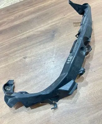 BMW 3 E90 E91 Headlight/headlamp mounting bracket 7138402