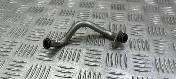 Volkswagen PASSAT B8 Turbo turbocharger oiling pipe/hose 04E145735C