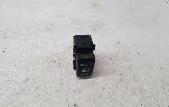 Nissan Navara D40 Central locking switch button 5307B