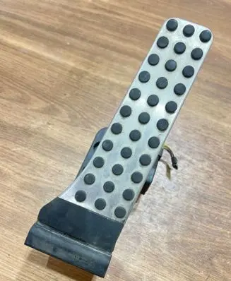 Mercedes-Benz C W205 Accelerator throttle pedal A2043000204