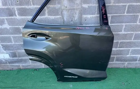 Lexus NX Rear door 