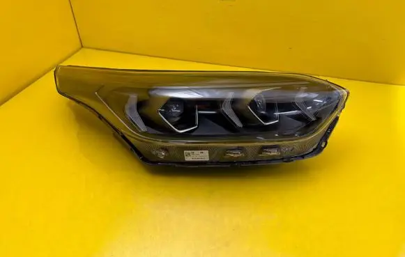KIA Ceed Headlight/headlamp 92102J7500