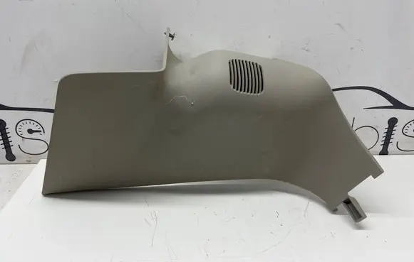 Dodge Grand Caravan (C) pillar trim 0ZR12TRM