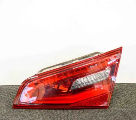 Tailgate rear/tail lights