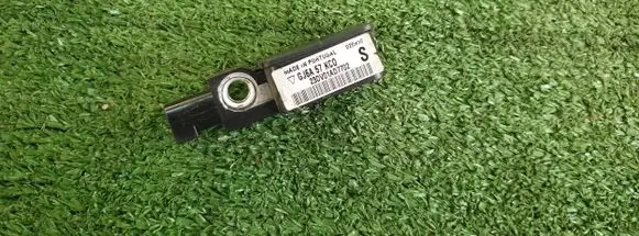 Mazda 6 Airbag deployment crash/impact sensor GJ6A57KC0