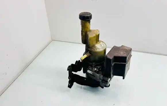 Citroen Jumpy Power steering pump 9818127580