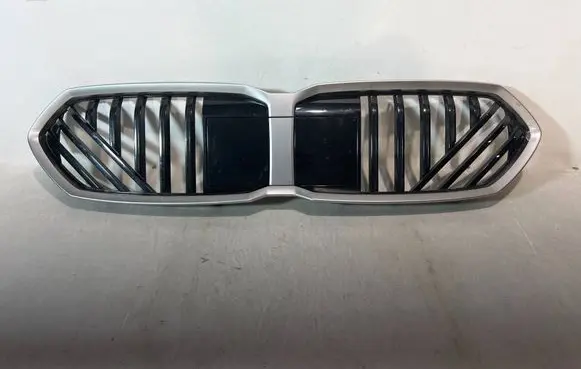 BMW 1 F70 Front bumper upper radiator grill 5A35D15