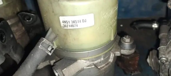 Volvo S40 Power steering pump 4n513k514dj