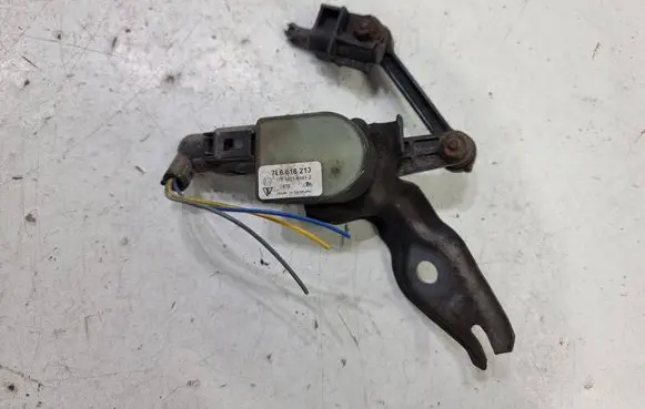 Headlight/headlamp level sensor