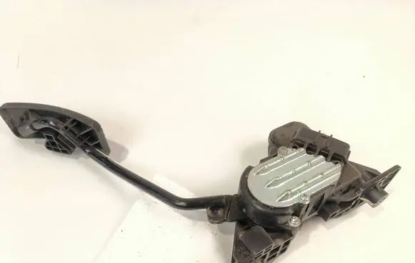 Mitsubishi Pajero Accelerator throttle pedal APM30017 89110321