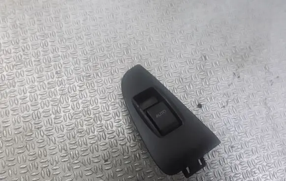 Toyota Avensis T250 Electric window control switch 7427105020