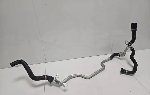 BMW X5M E70 Engine coolant pipe/hose 7576369 9124672