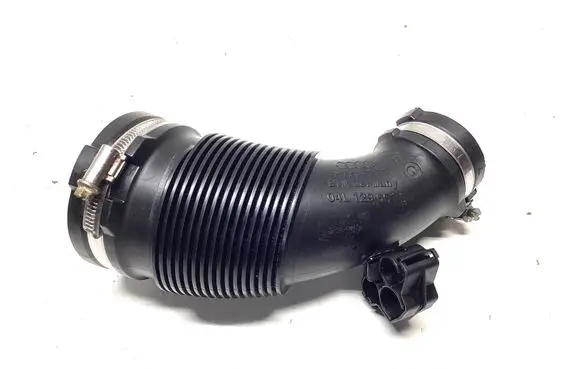 Audi Q7 4M Air intake duct part 04L129661B